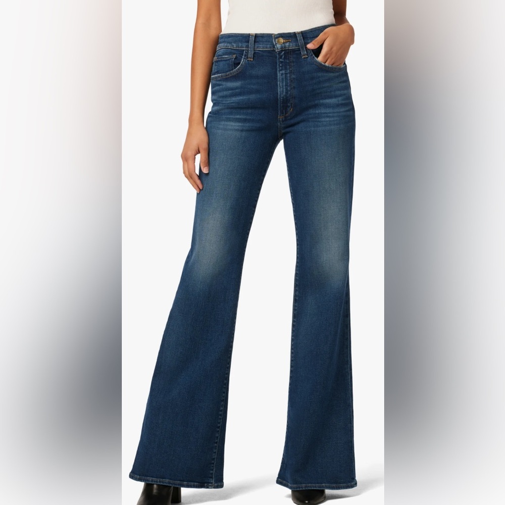 Joe’s jeans flare Beautiful pair of jeans! One of my favorites .NWT